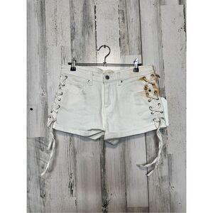 Austin landing white HIGH RISE SHORT